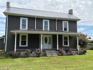 7655 Salem Chapel Rd, Walnut Cove, NC 27052