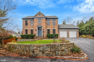 5934 4th St S, Arlington, VA 22204