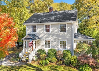 13 Cavanaugh Rd, Wellesley Hills, MA 02481