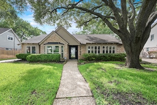 2106 Briarstem Dr, Houston, TX 77077
