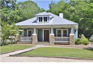 220 Avenue D, Apalachicola, FL 32320