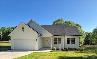 26 Fisher Jenkins Rd, Anderson, SC 29625