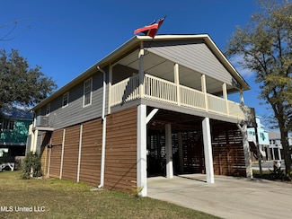 117 Vista Dr, Pass Christian, MS 39571