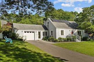 19 Woodsia Rd, Saunderstown, RI 02874