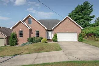 4 Coral Cir, Belpre, OH 45714