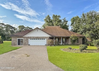 74617 Diamondhead Dr N, Diamondhead, MS 39525