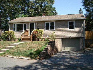 80 Inman Ave, Warwick, RI 02886