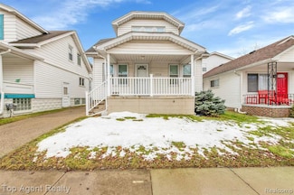 22114 Rosedale St, Saint Clair Shores, MI 48080