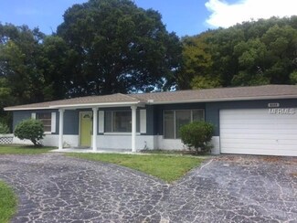 4566 62nd St N, Kenneth City, FL 33709