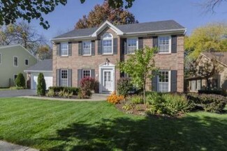 837 Lyndhurst Ct, Naperville, IL 60563