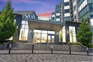 9 Avenue at Port Imperial Unit 313, West New York, NJ 07093