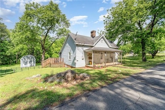 618 Oliver St, Ramseur, NC 27316