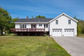 9 Burnt Cove Rd, Stonington, ME 04681