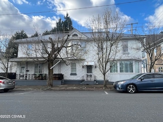 31 W 2nd St, Mount Carmel, PA 17851