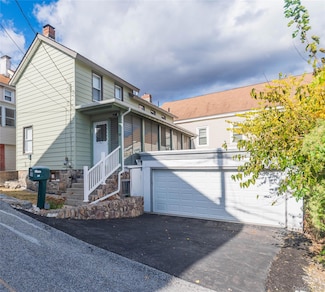 30 Tobins Ln, Highland Falls, NY 10928