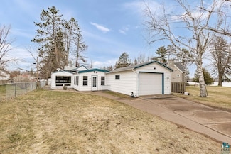 209 1st St, Moose Lake, MN 55767