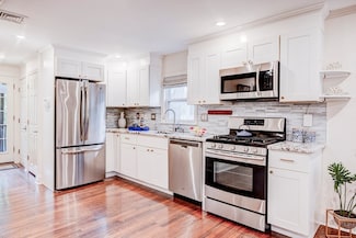 147 Lowell Ave, Newtonville, MA 02460