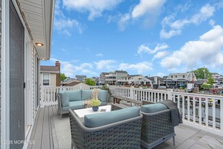 40 Anchorage Dr, Toms River, NJ 08753