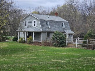 2 Lockwood Ave, Springfield, VT 05156