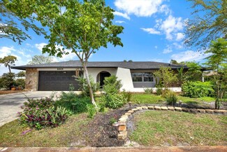 8085 Quinn Ct, Seminole, FL 33777