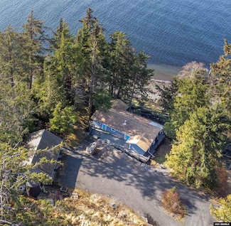 1377 Pond Reef Rd, Ketchikan, AK 99901