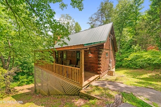 2389 Misty Ln, Sevierville, TN 37876