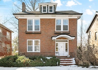 6954 Kingsbury Blvd, Saint Louis, MO 63130