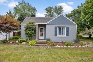 1032 Dahlia Ave, Wayland, MI 49348