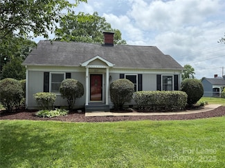 1117 13th Ave NW, Hickory, NC 28601