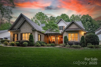 9002 Fair Oak Dr, Sherrills Ford, NC 28673