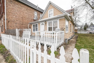 1423 Victoria Ave, North Chicago, IL 60064