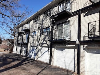 915 N Fillmore St, Davenport, IA 52804