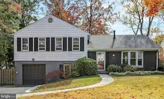 8802 Stonehaven Ct, Potomac, MD 20854