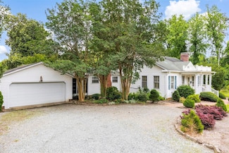 805 S Main St, Mount Holly, NC 28120