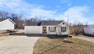 256 Golden Pond Ave, Oak Grove, KY 42262