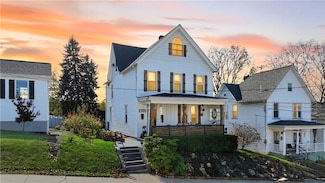 722 8th St, Irwin, PA 15642