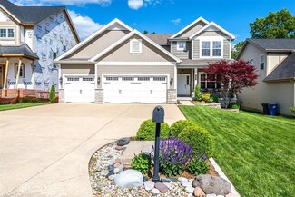 734 Harvest Ln, Saint Louis, MO 63132