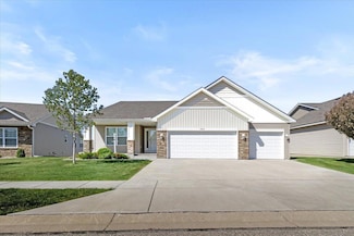 983 Aurora Cir, Red Wing, MN 55066