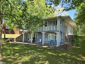 505 N 2nd St, Oquawka, IL 61469