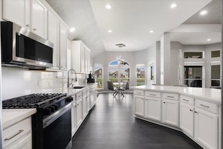 14 Mira Loma Dr, Manvel, TX 77578