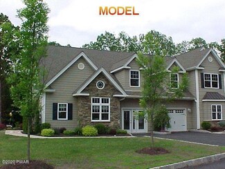 808 Macintosh Way, Matamoras, PA 18336