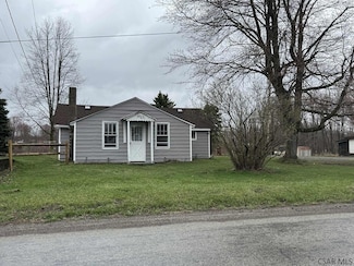 713 Gas Center Rd, Seward, PA 15954