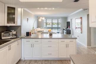 18555 NE 14th Ave Unit 619, Miami, FL 33179
