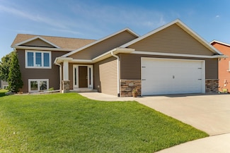 1436 Tunbridge Place NE, Byron, MN 55920