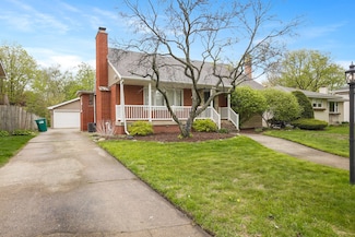 8814 Northcote Ave, Munster, IN 46321