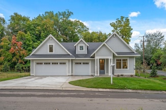 25370 Park Ln, Shorewood, MN 55331