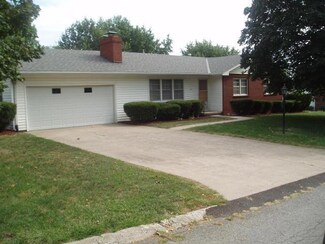 601 S 13 St, Savannah, MO 64485