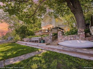 227 Ora Rd, Oxford, MI 48371