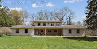 2050 Rowe Rd, Milford, MI 48380