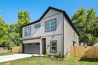488 W 2nd St, Centerton, AR 72719